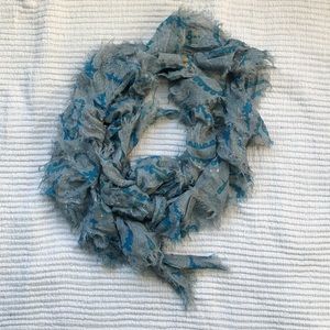 Banana Republic gray scarf